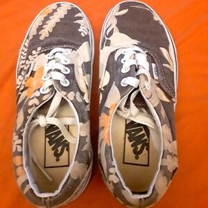 Vans - Doren Men"s(Size 3.5) Women's(Size 5) Canvas Casual Lace Up Shoes.